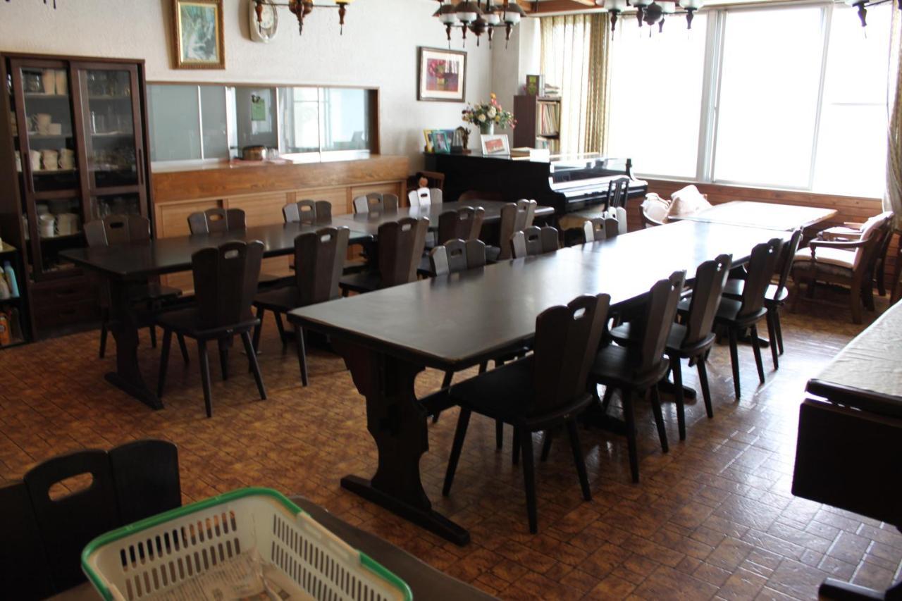 เรียวกัง Cafe Cerisier栖里時絵 เมียวโกะ